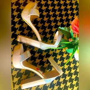 New designed glittering shoes for women size 8.5